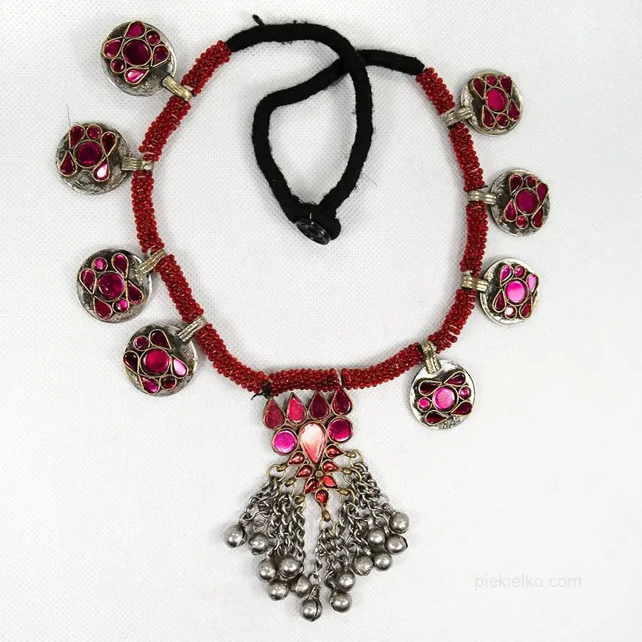 Tribal necklace with beads