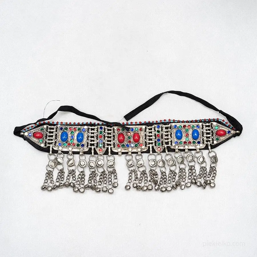 Ethnic choker with colorful stones