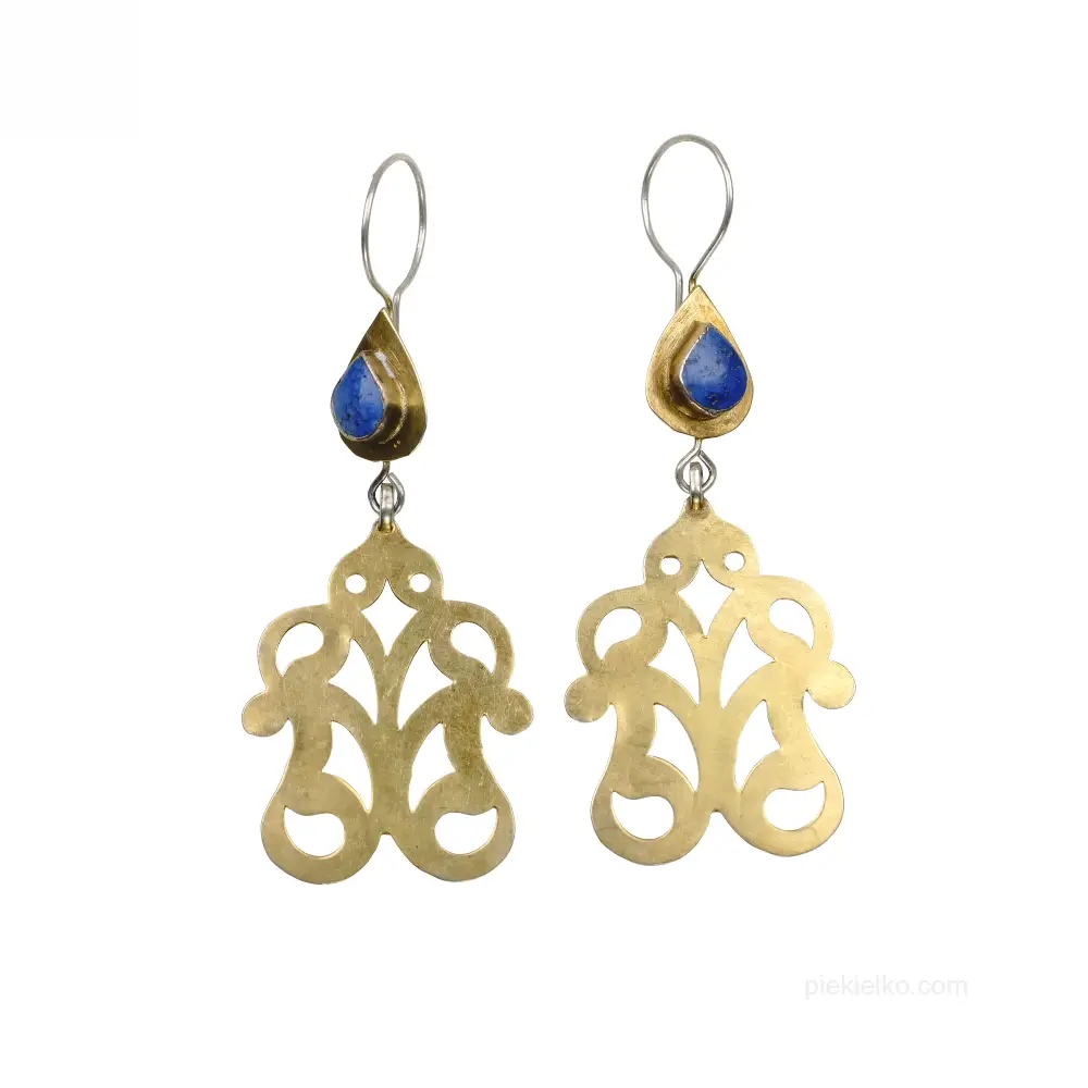 Gold-plated ethnic earrings from Turkmenistan with natural lapis lazuli and oriental pattern.