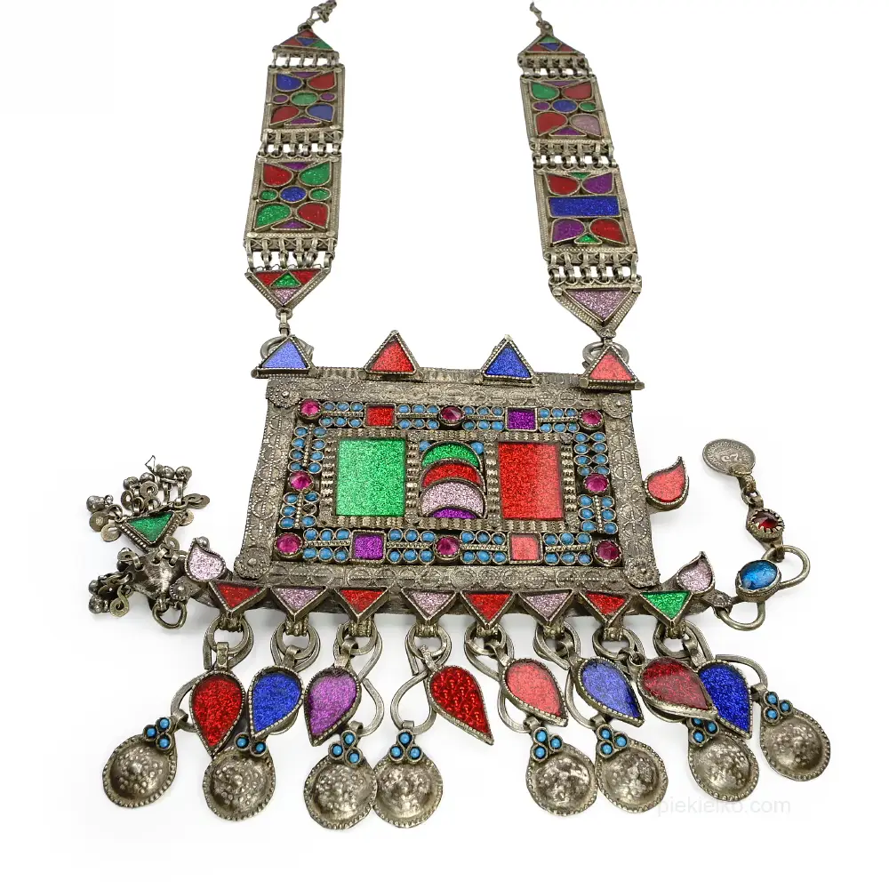 Alochi Nava – Tribal Necklace with Colored Glass