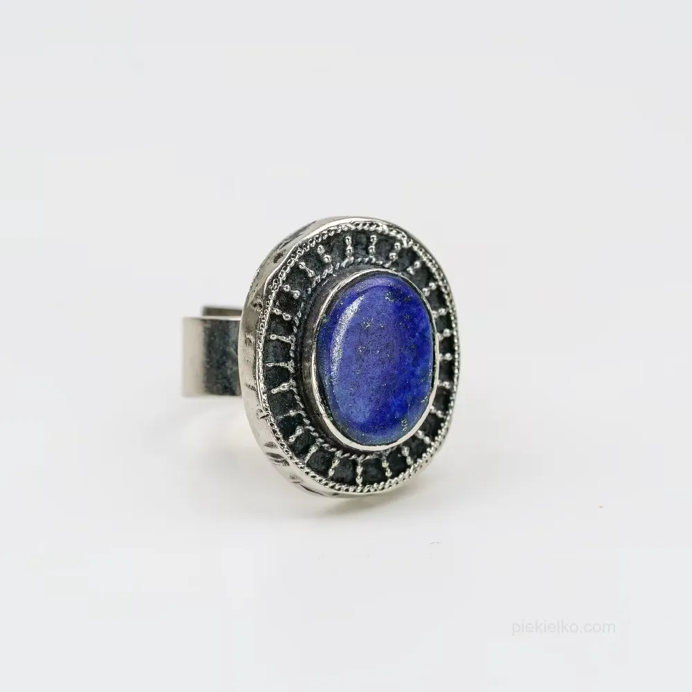 Large lapis lazuli ring in an oriental frame