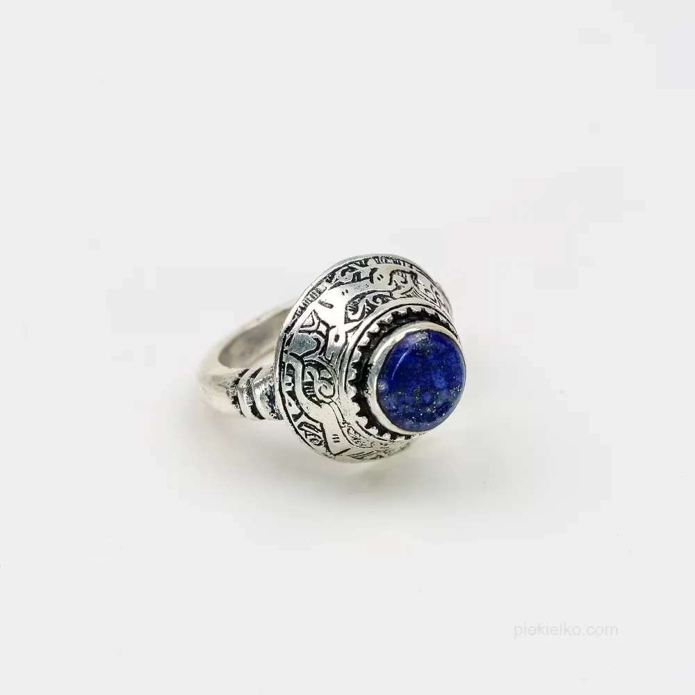 A lapis lazuli signet ring in an exquisite setting