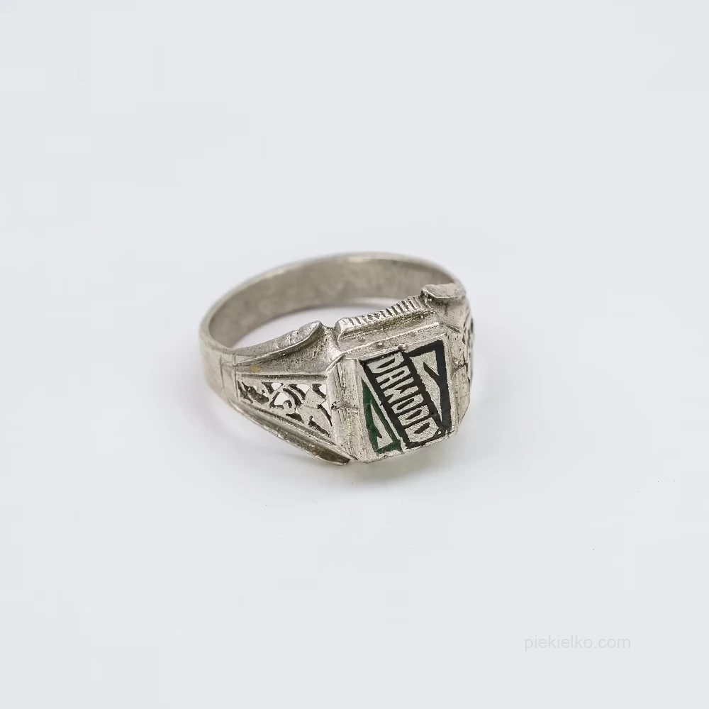 An old men's signet ring with a geometric engraving