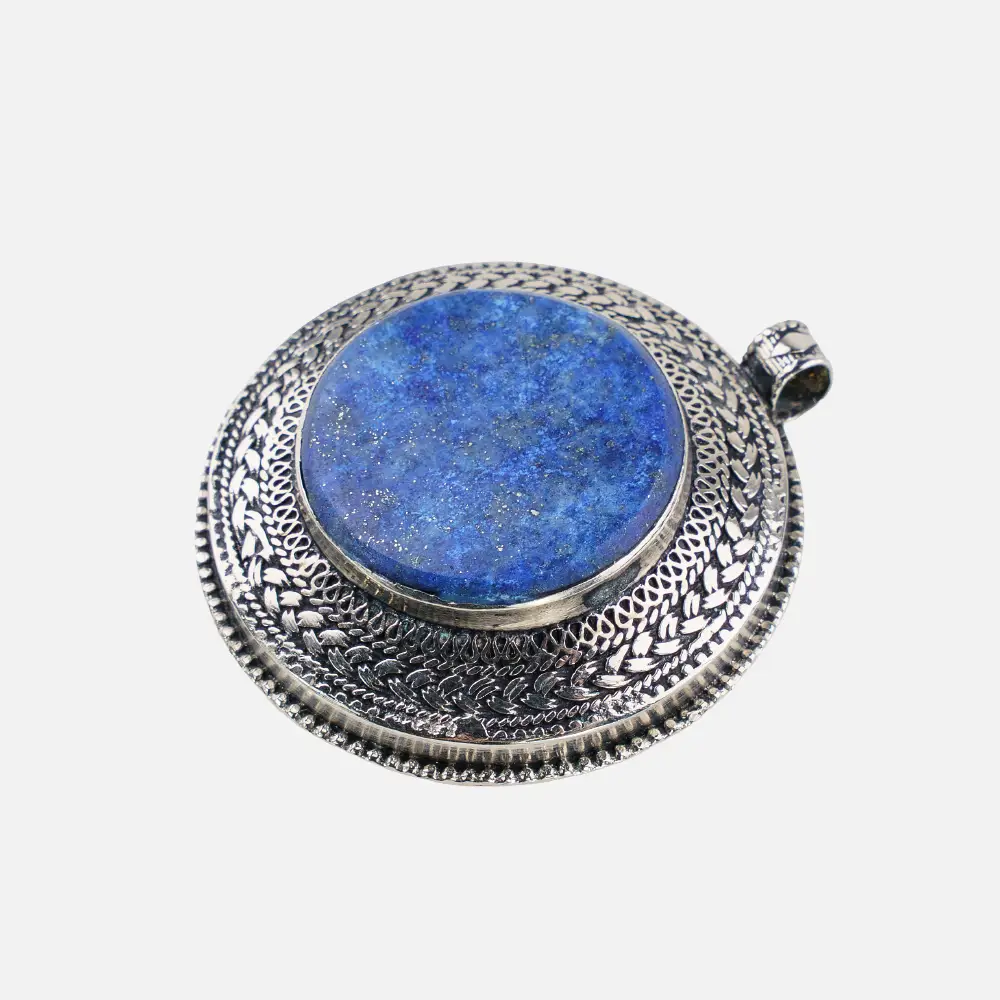 Round pendant made of lapis lazuli