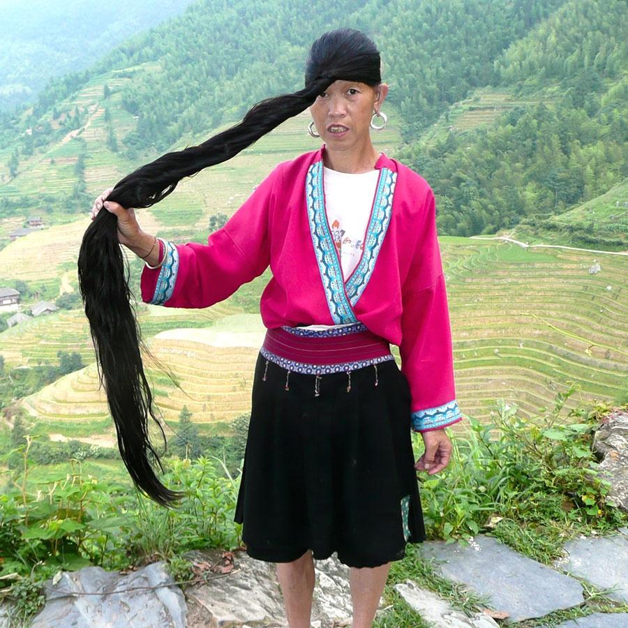 Długowłose kobiety Yao z chińskiej wioski Huangluo