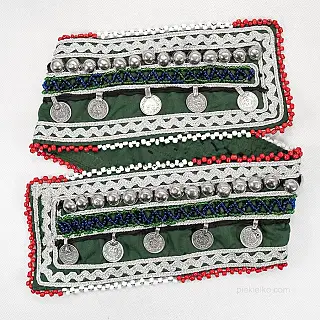 Kuchi belt with buttons