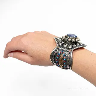 Kuchi lapis lazuli bracelet