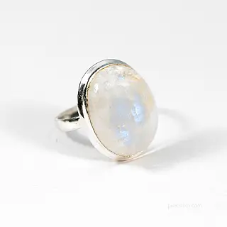 Uniwersalny pierścionek z kamieniem księżycowym