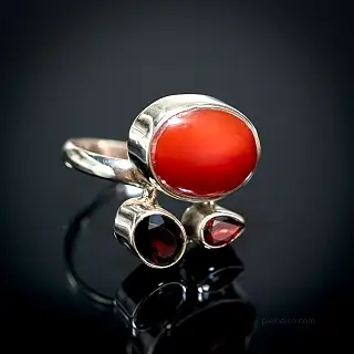 Fiery Passion – Silver Ring with Carnelian and Garnet