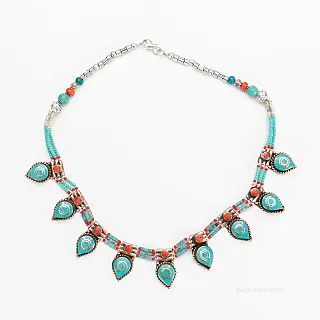 Necklace with turquoise and red coral with triangular pendants