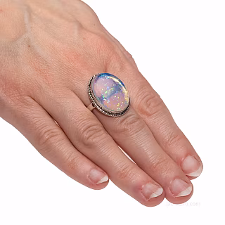 Silver ring with a large opal - fog that burns