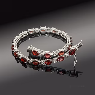 Silver Indian bracelet with garnet