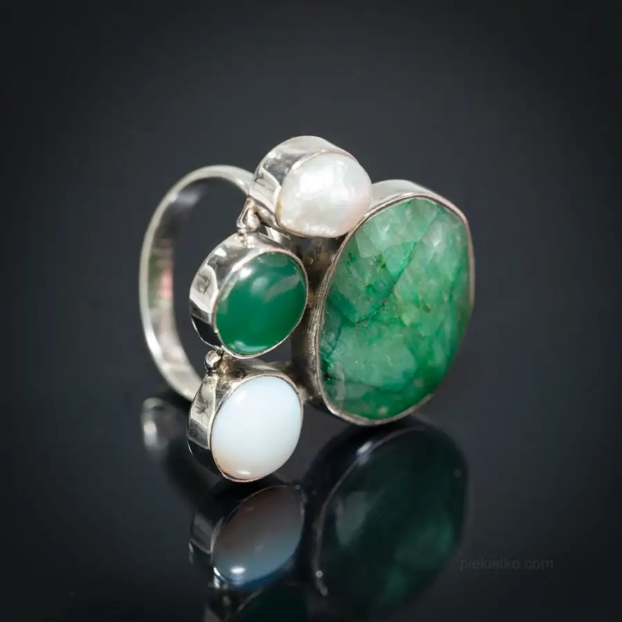 Emerald Harmony – Silver Ring