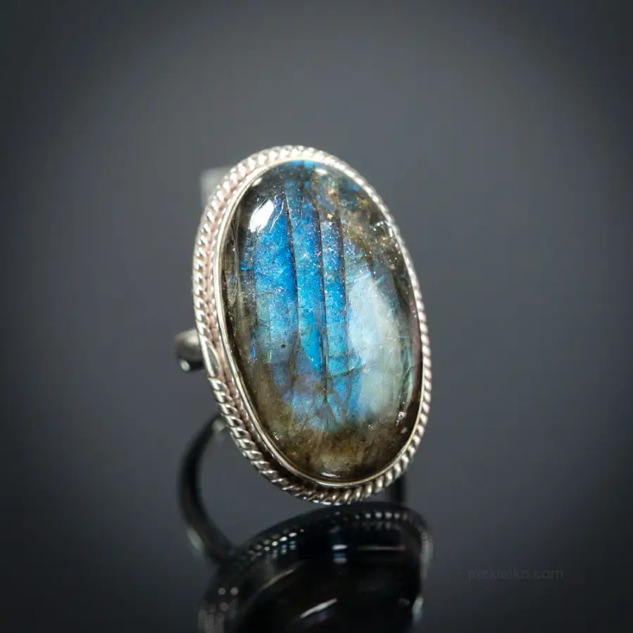 Oval Ring with Adjustable Band and Labradorite
