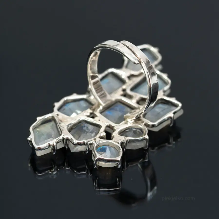Big ring with moonstones