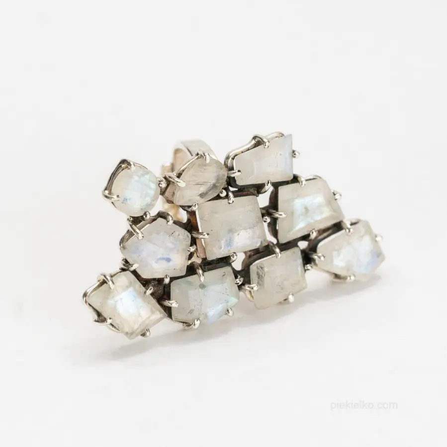 Big ring with moonstones