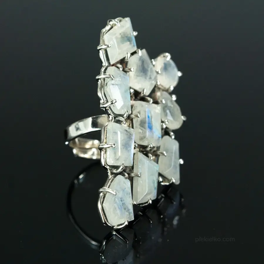 Lunar Elegance – Indian Ring