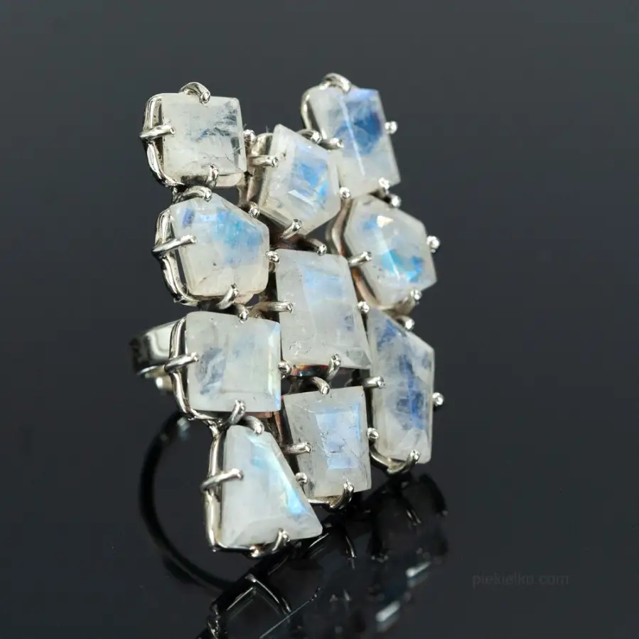 Lunar Elegance – Indian Ring