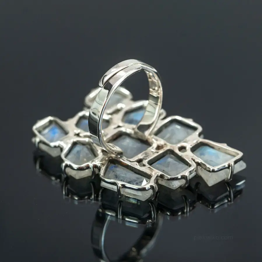 Lunar Elegance – Indian Ring