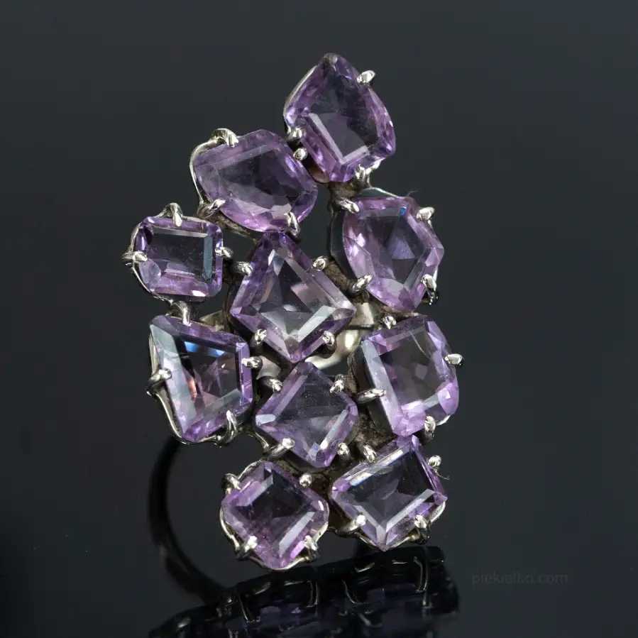 Magic of Violet – Large Ring with Amethysts