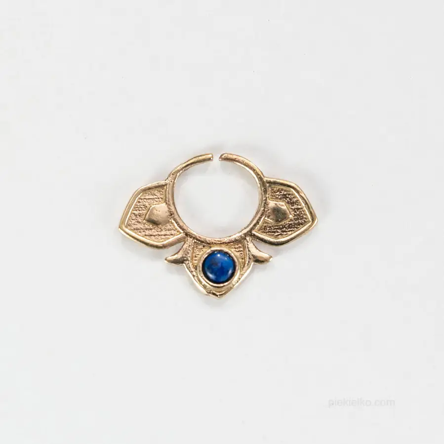 Elegant septum made of lapis lazuli