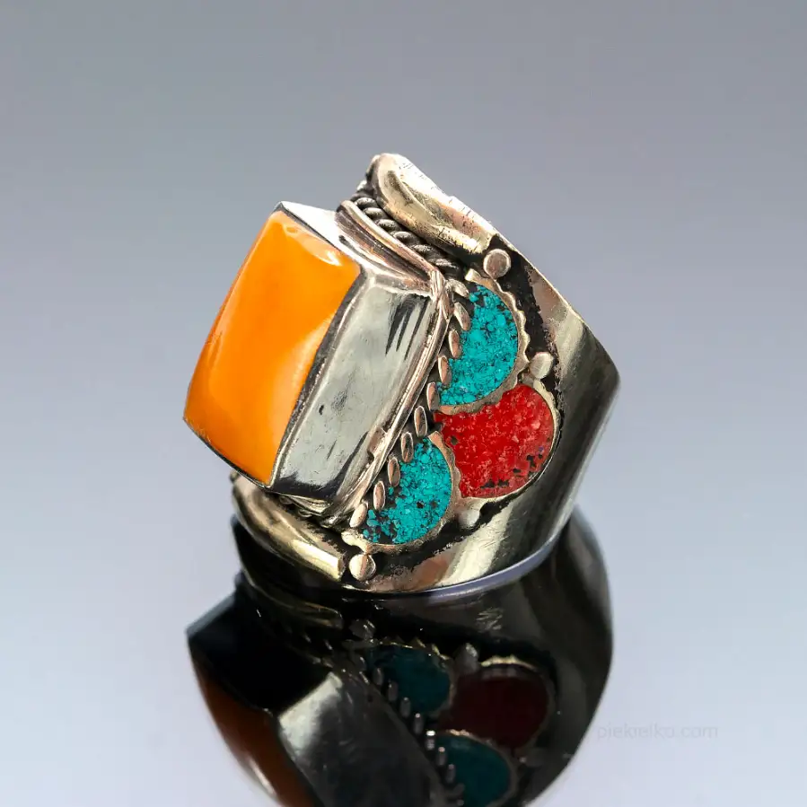 Nepalese signet ring with amber and colored stones