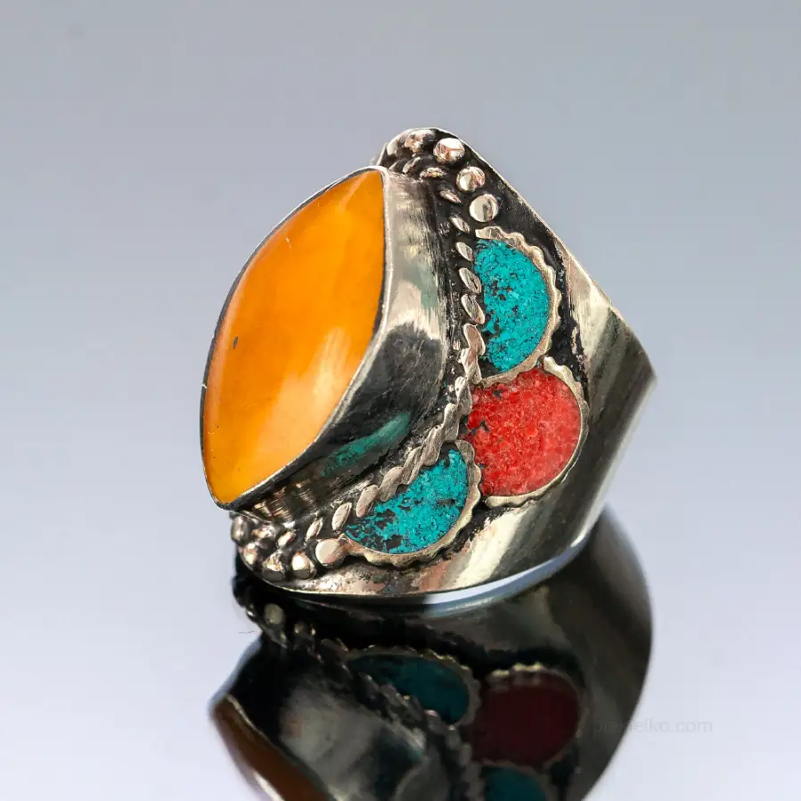 Nepalese signet ring with amber and colors