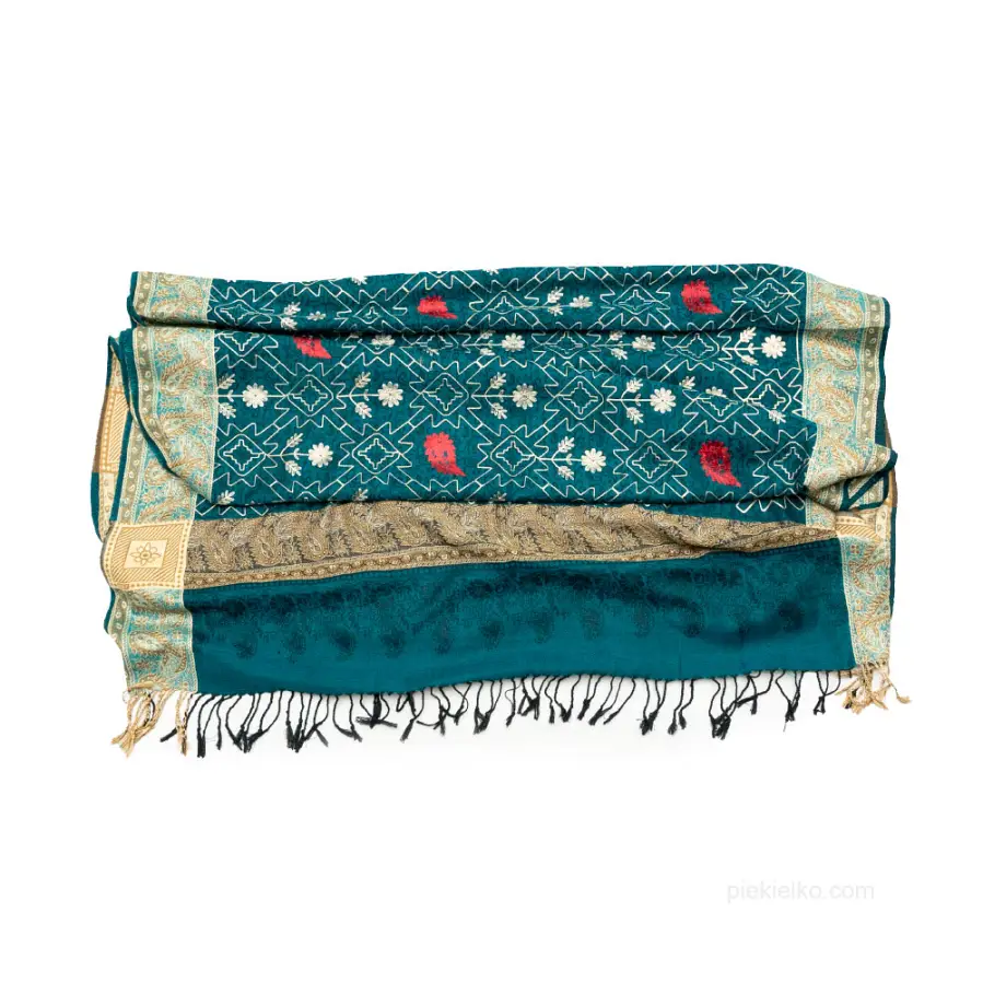 Oriental Green Scarf with Elegant Patterns