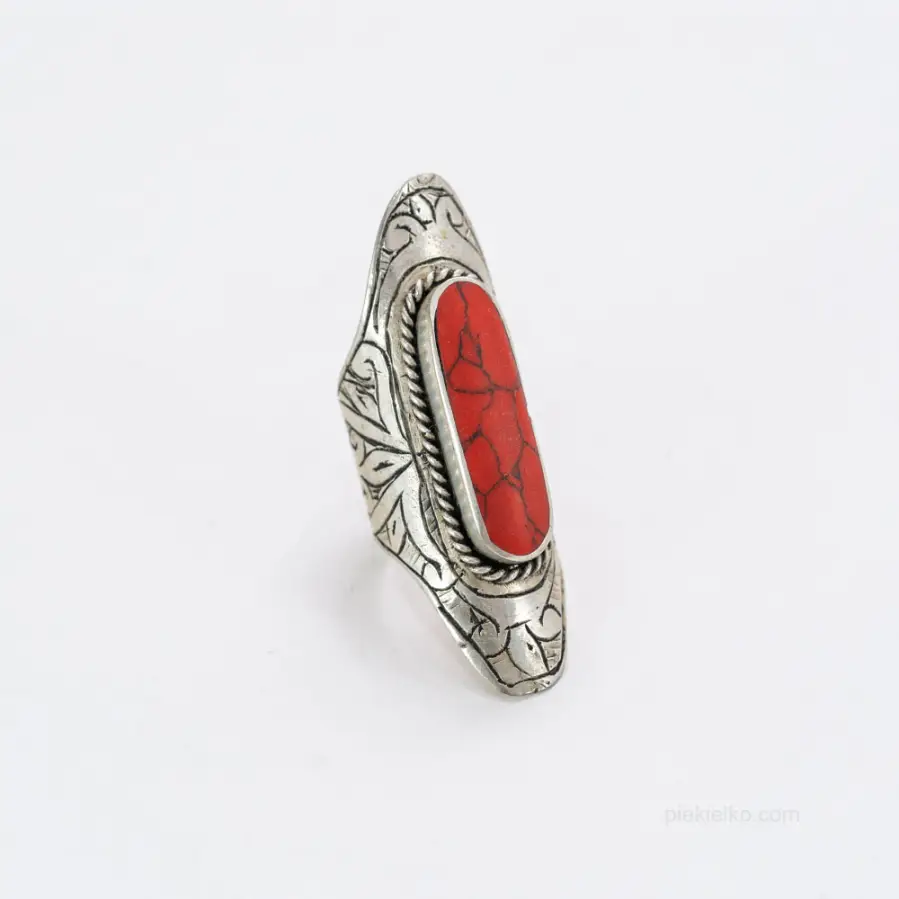 Long ring with red howlite