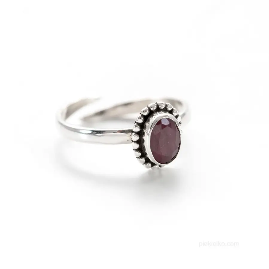 An extraordinary natural ruby ring