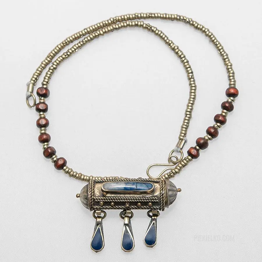 Lapis lazuli necklace with storage compartment