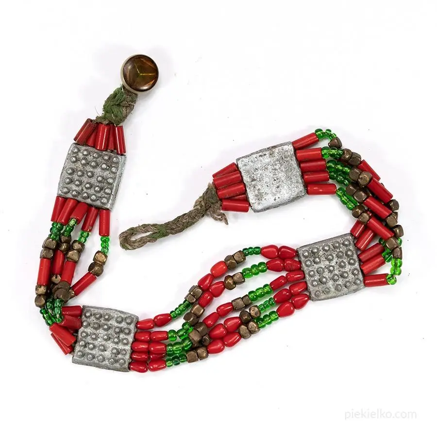 Antique choker with coral