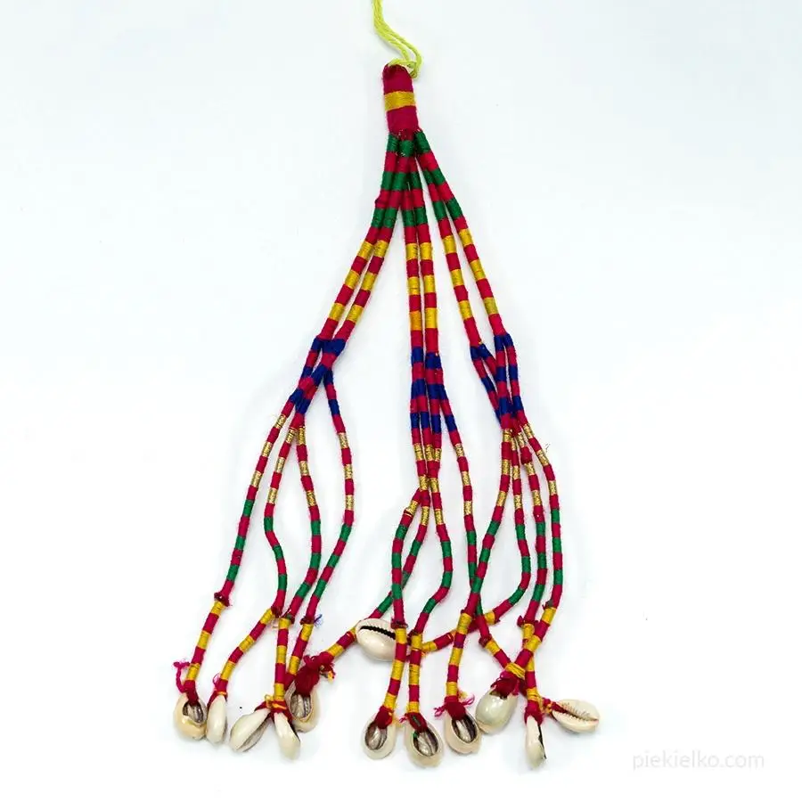 Traditional fringes with shells