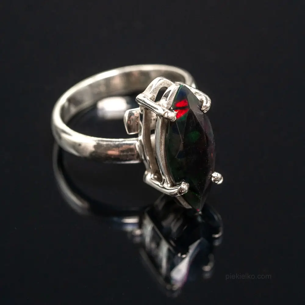 Ring with black opal