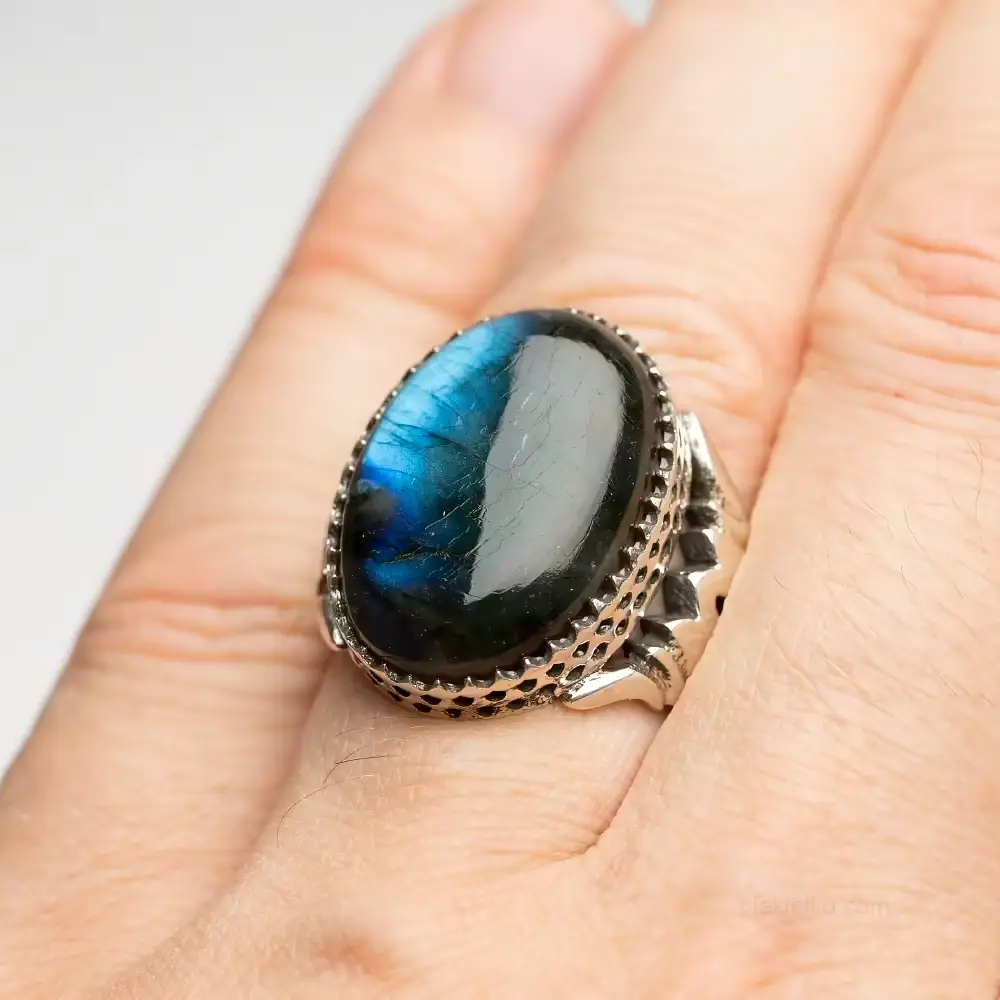Men's signet ring with black labradorite - shadow and shine