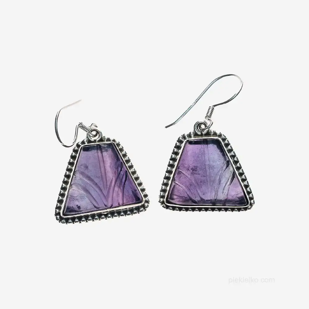 Earrings with carved fluorite in a geometric form