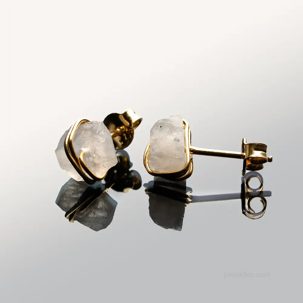 Gold-plated earrings with moonstone