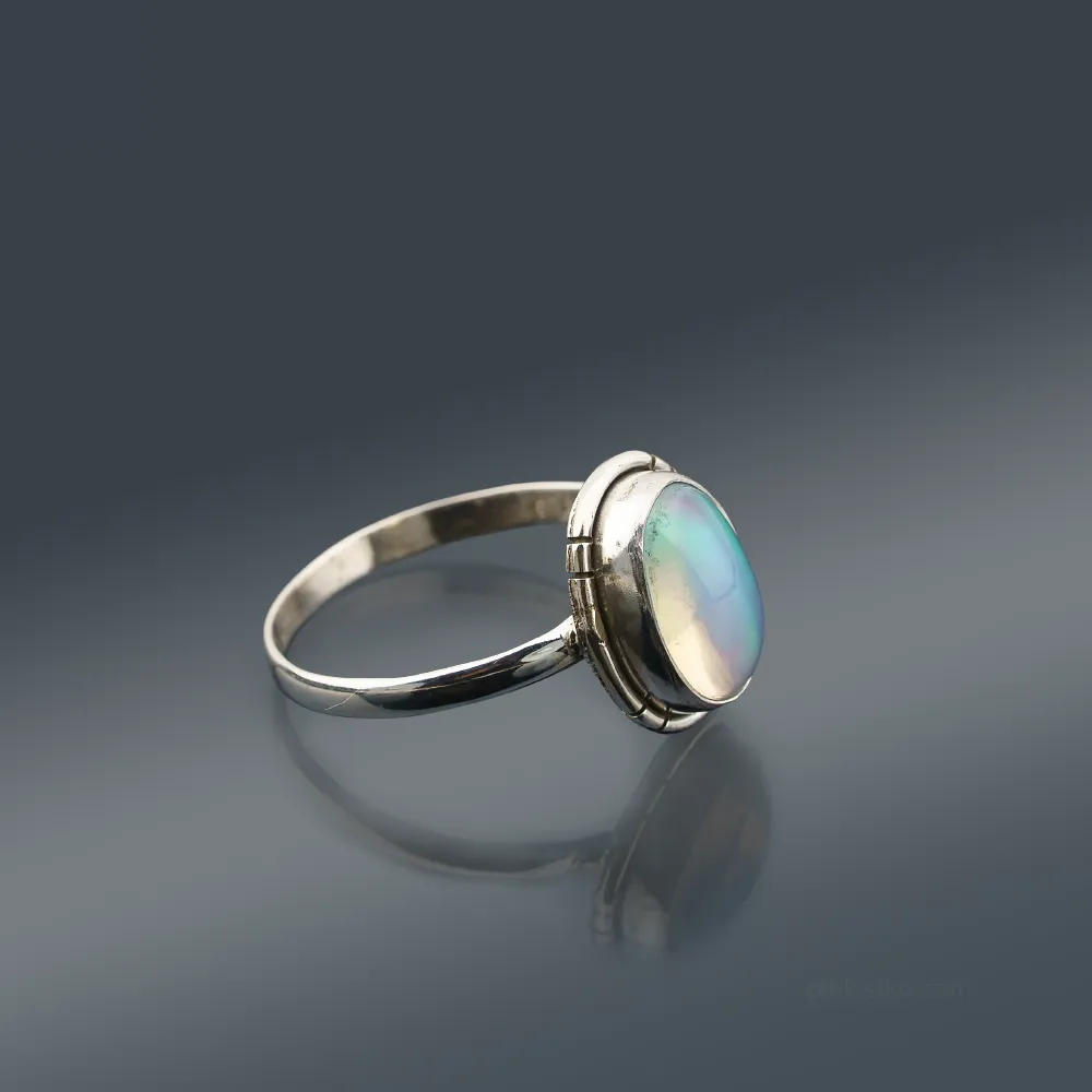 White Opal &ndash; Pastel Flame Silver Ring