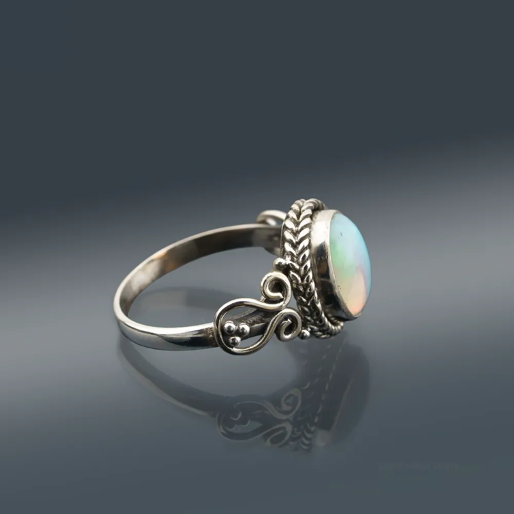 White Opal &ndash; Subtle Ethnic Silver Accent