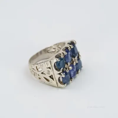 Six in blue &ndash; kyanite/iolite in a latticework