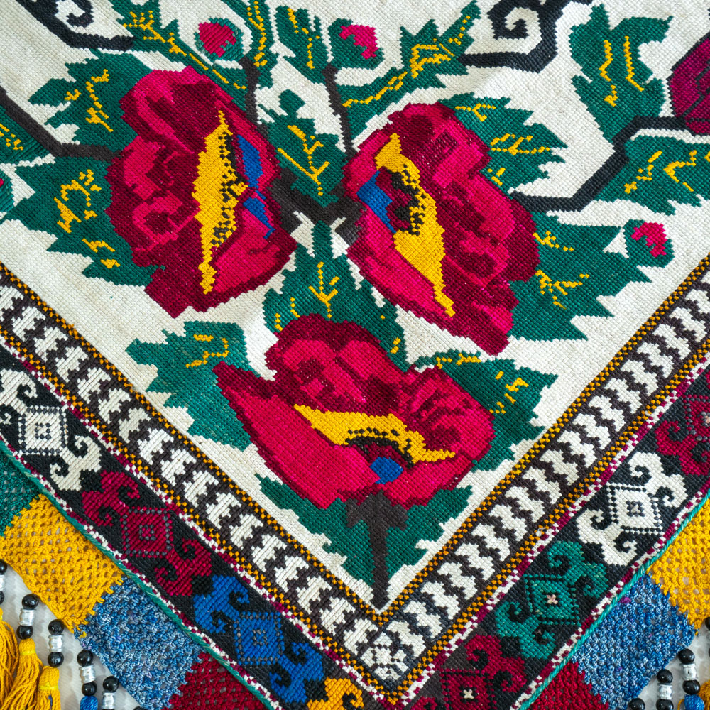 Rękodzielnicza plemienna chusta z Uzbekistanu - piekielko.com