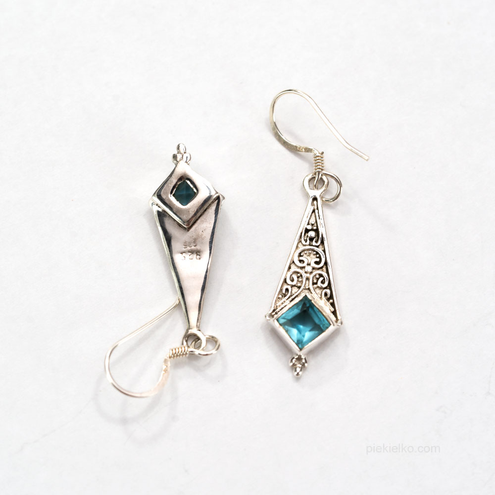 Deltoid-shaped earrings with blue topaz - piekielko.com