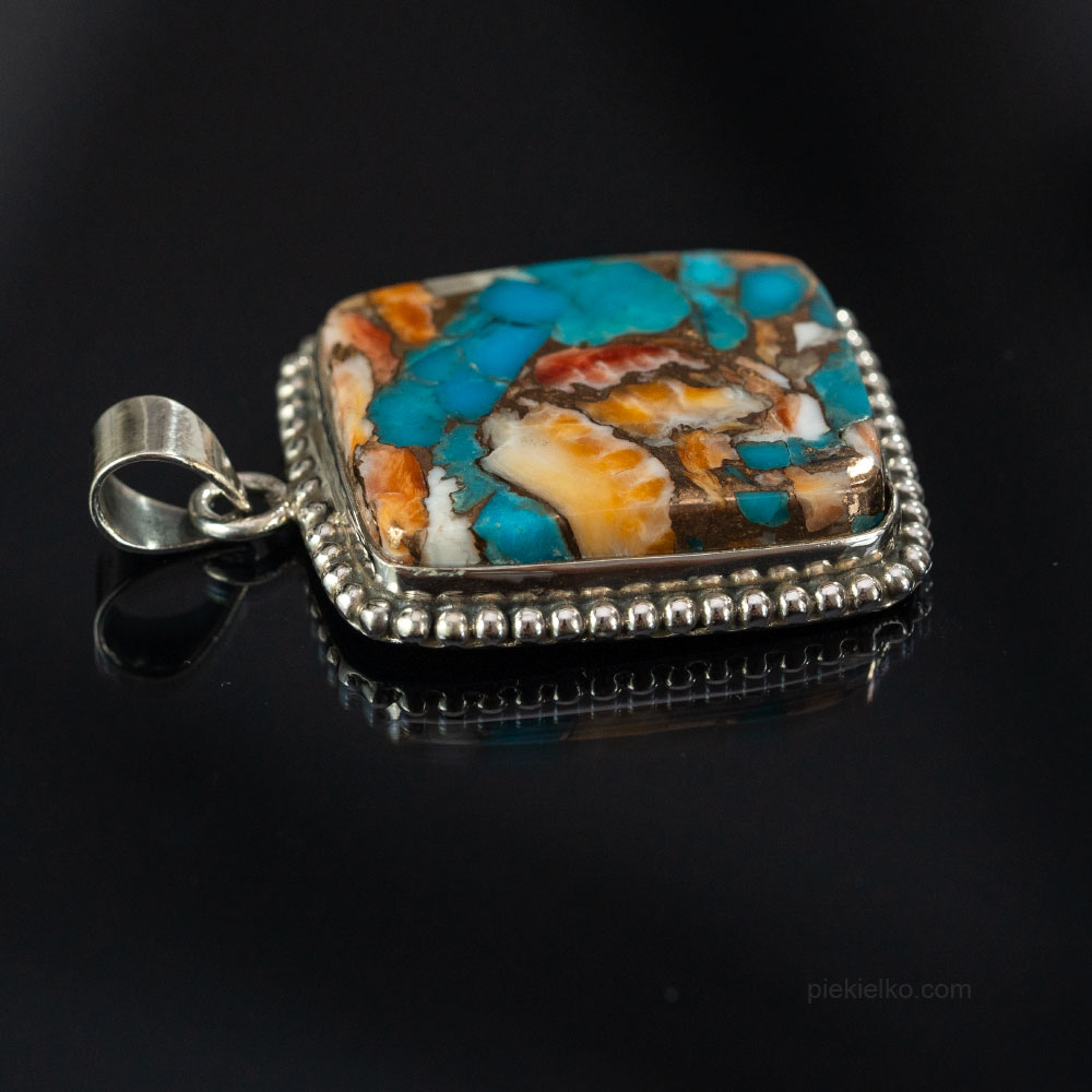 A magical oyster in shades of the elements - piekielko.com