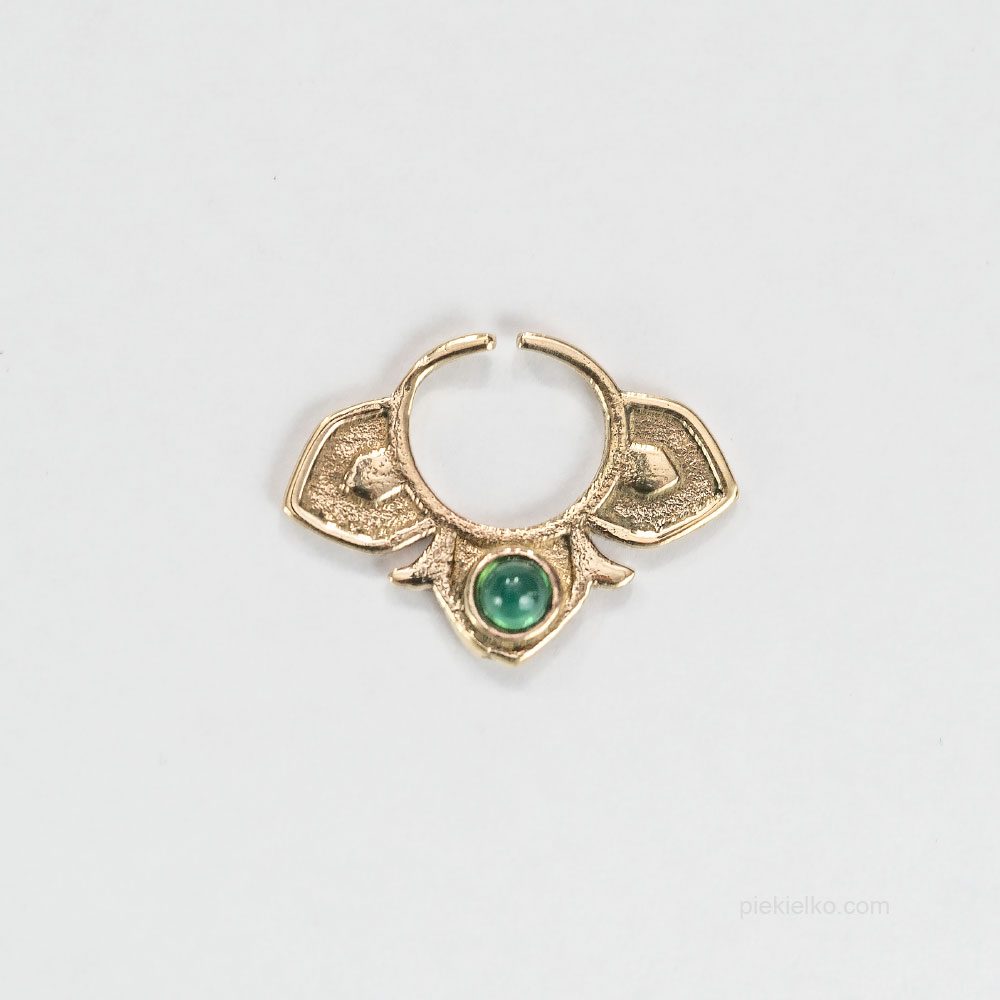 Mandala septum z zielonym kamieniem - piekielko.com