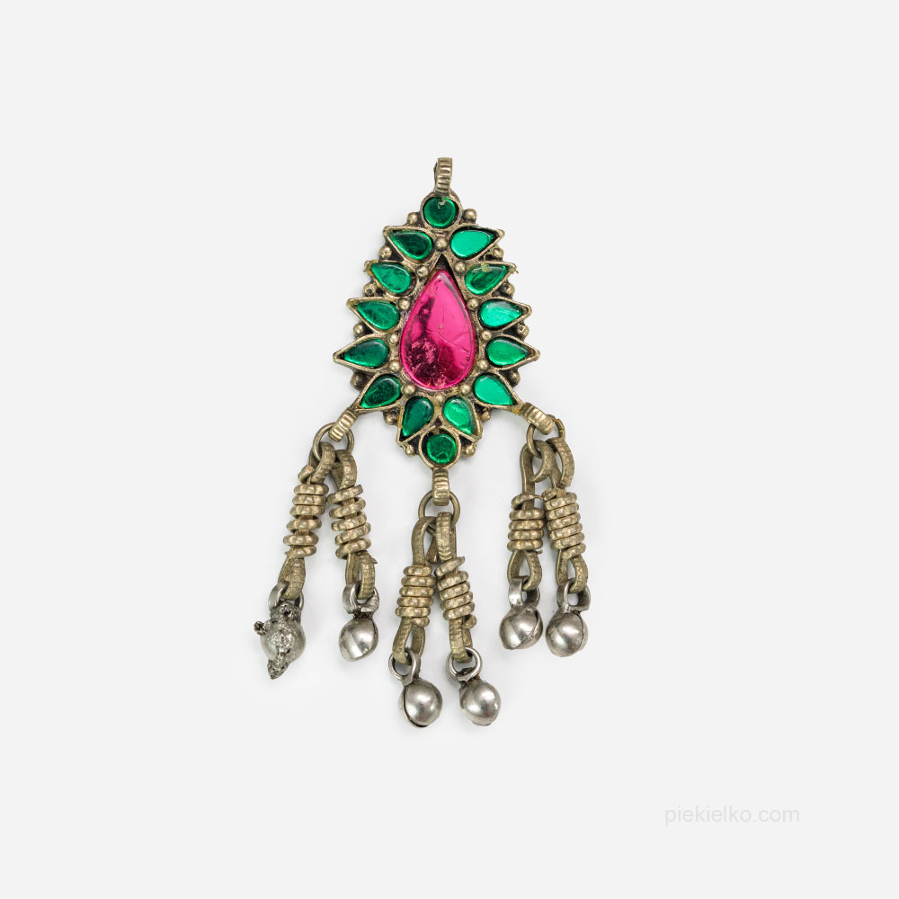 Tribal pendant with green glass - piekielko.com