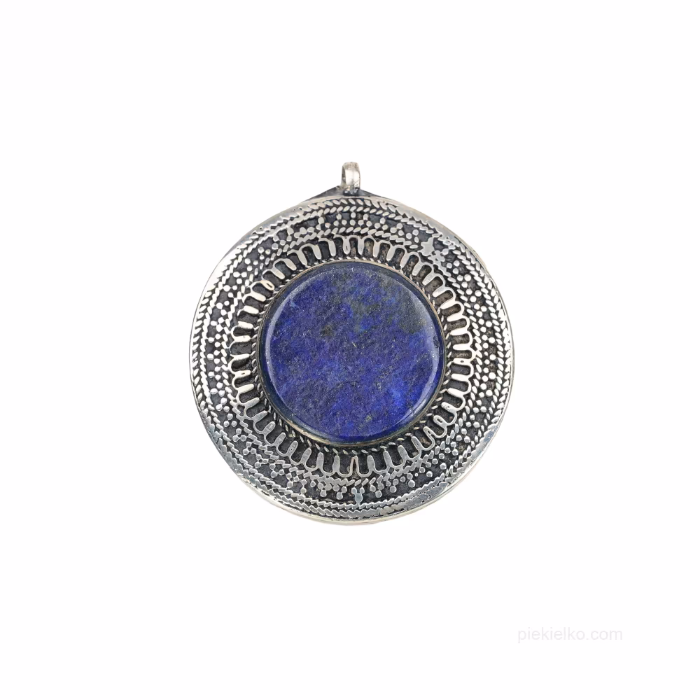 Large round lapis lazuli pendant – an ethnic accent