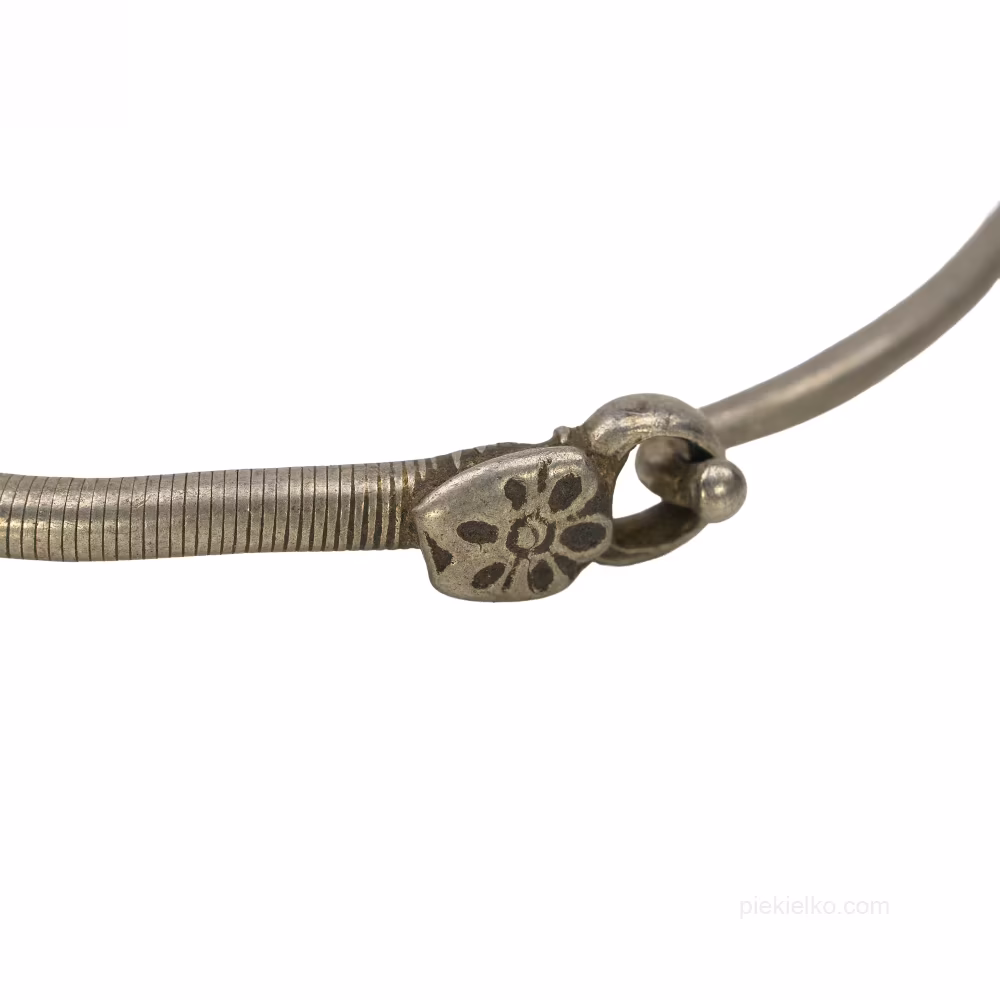 Afganistan – masywne koła Kuchi