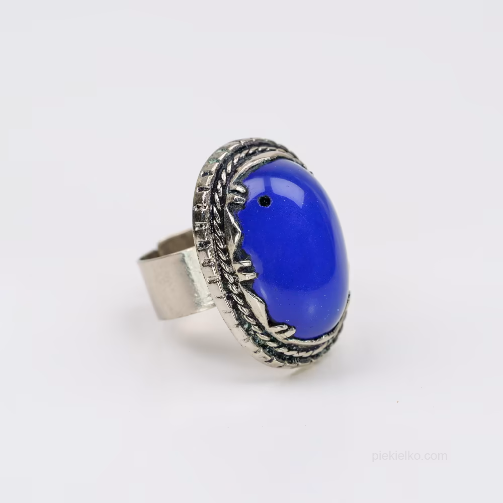 A ring with intense blue glass