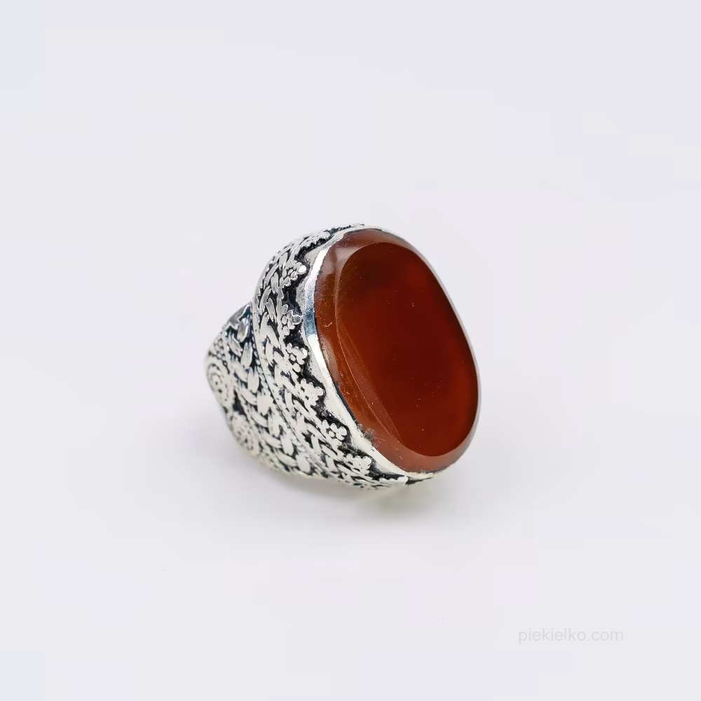 Pakistani red agate ring in a wide band