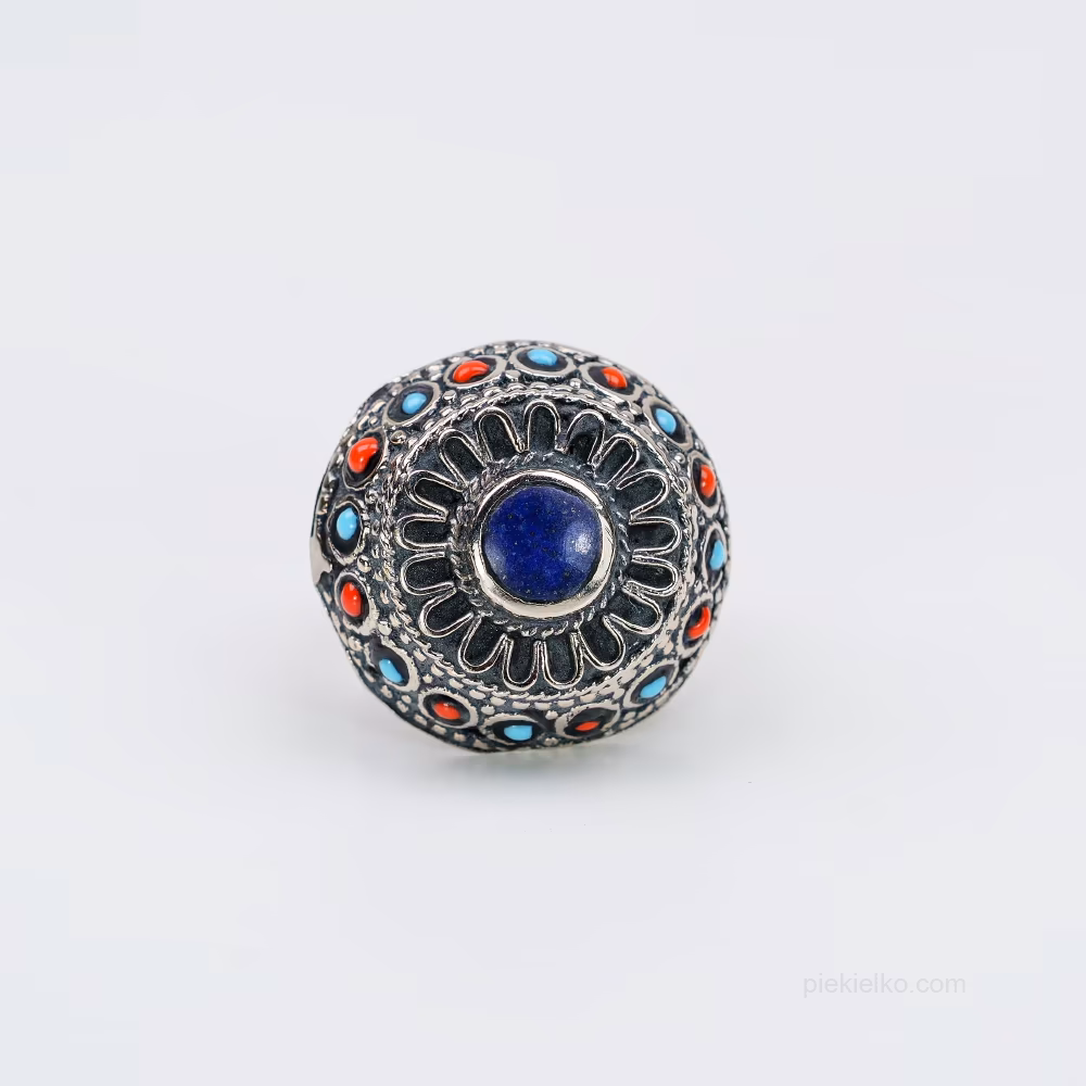 Pakistani lapis lazuli ring in a mosaic frame